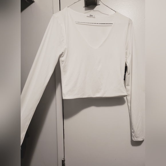 White long sleeve top size us medium - Picture 2 of 5